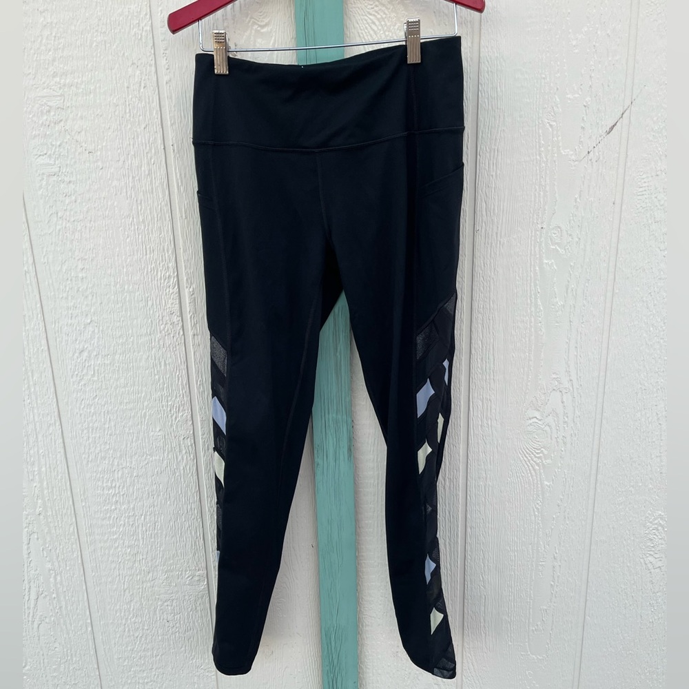 Victoria’s Secret Sport Knockout Leggings medium